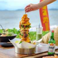 ชิลล์เอาท์พัทยา! บีชคาเฟ่ริมหาดกระทิงลาย สวยมาก