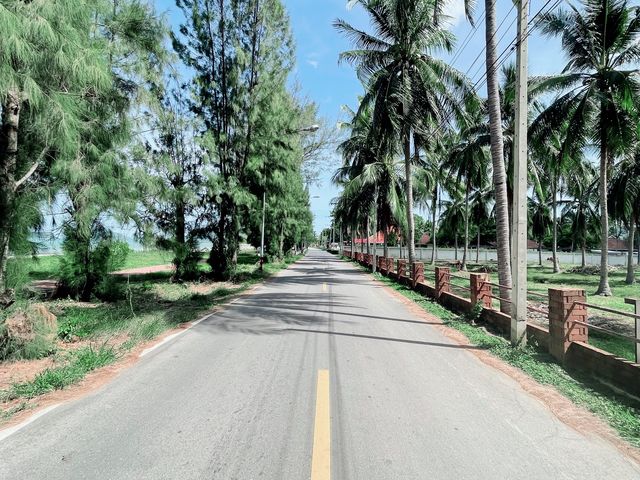 ที่นี่ หาดสามร้อยยอด 