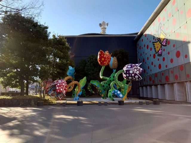 踏足草間彌生的故鄉 於松本市美術館朝聖大師級作品 親身感受她的圓點