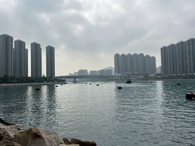 荃灣海旁 假日休憩