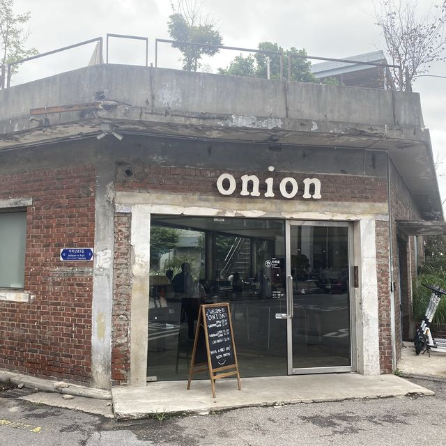 韓国最新ホットプレイス！聖水(ソンス)にあるcafe onion🥐
