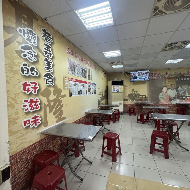 基隆有名的老店-孝三路大腸圈！