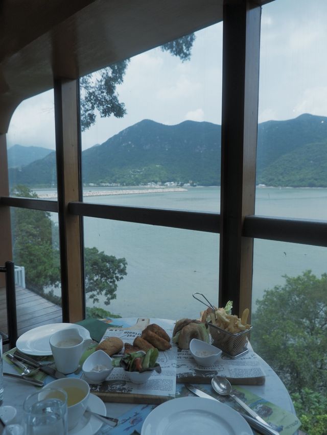 百年古蹟上的玻璃屋，嘆大澳蝦醬美食 