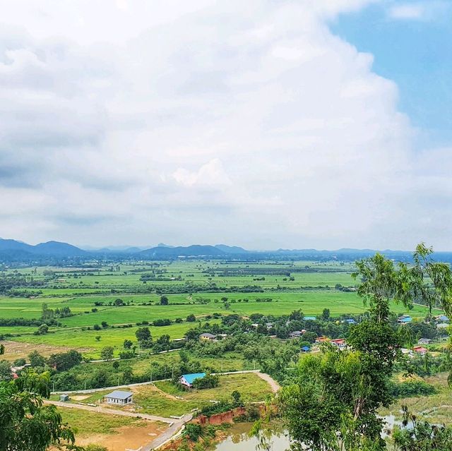 ไหว้พระองค์ใหญ่ ชมวิวเขาสวย