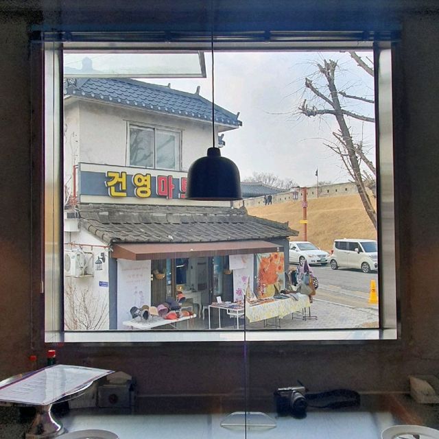 행리단길 뉴욕 감성 피자, 존앤진피자펍 행궁본점