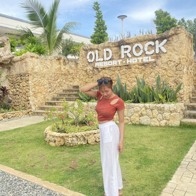 some catchy moment @OLD ROCK bolinao