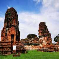 ร่องรอยของอดีตของความเจริญรุ่งเรือง วัดมหาธาตุ
