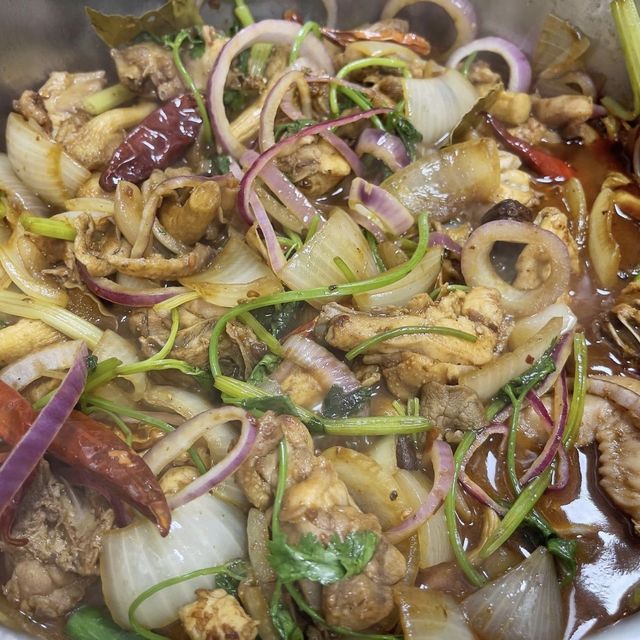 新鮮食材雞煲火鍋