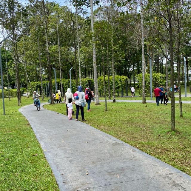 Healing time at Taman Tasik Titiwangsa 