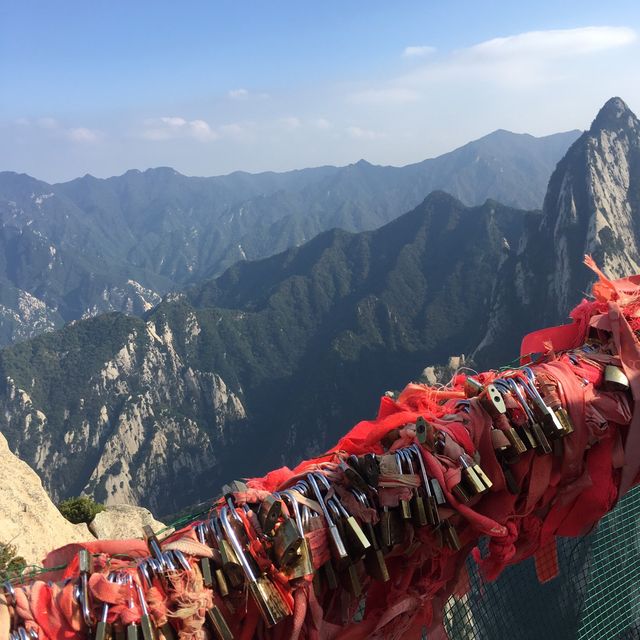 hiking huashan