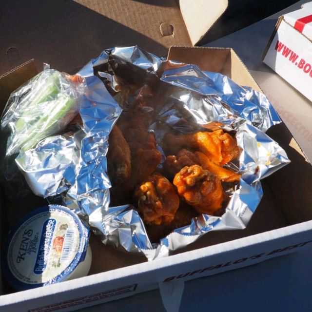 Buffalo wings and classic buildings 