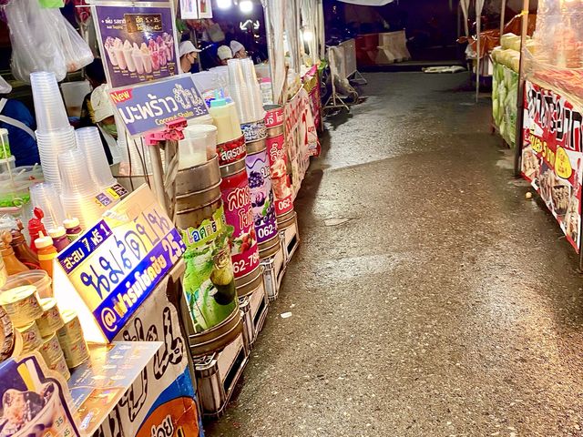 ตลาดกกท. แหล่งรวมของอร่อย และถูก