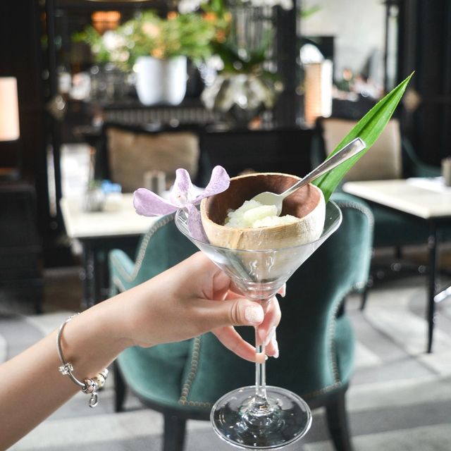 พาไปจิบชา กิน Afternoon Tea กันแบบสวยๆ