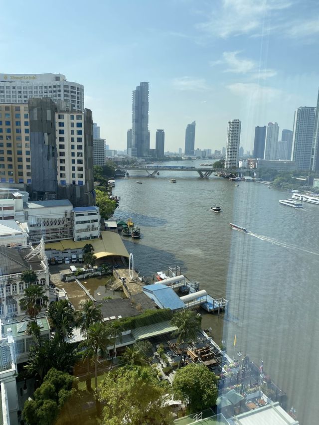 พักโรงแรมหรูริมเจ้าพระยาที่ Mandarin Oriental 