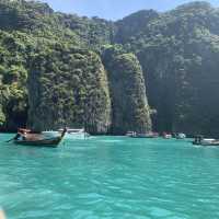 水清沙幼的泰國皮皮島