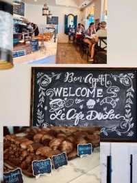 Le Cafe Du Lac