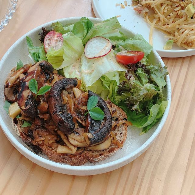 和暖陽光穿透既紅磡小清新cafe☀️