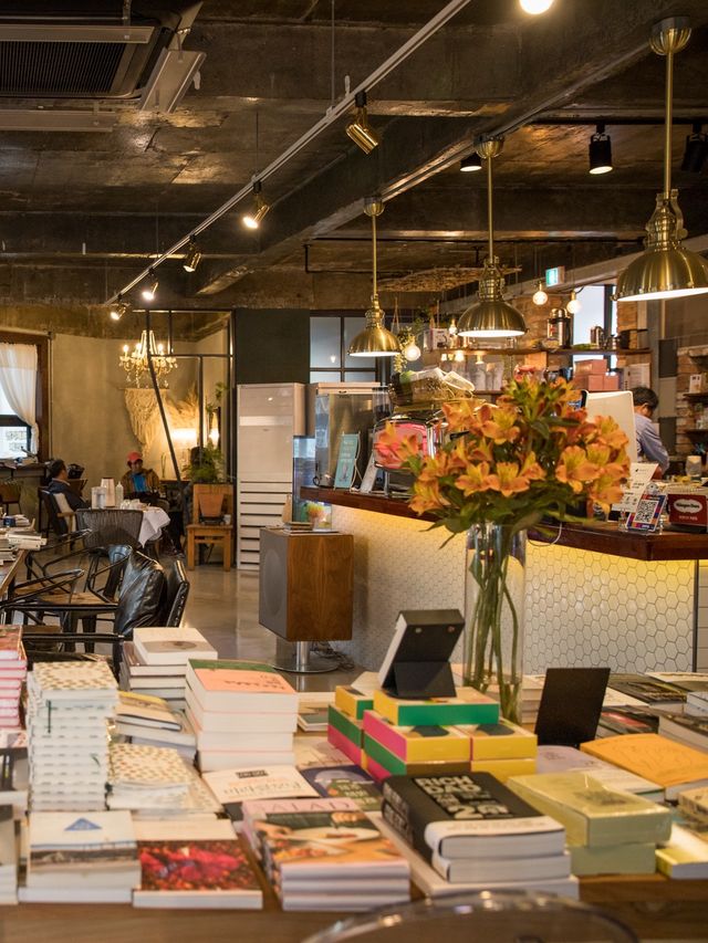 제주 애월 조용한 책방카페,동경앤책방📚