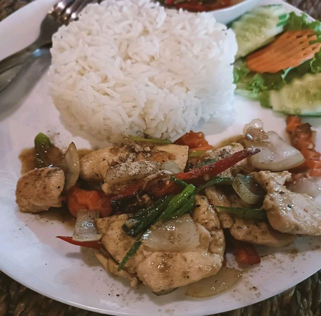 เรือนไม้กาแฟ  Cafe at wood จิบแฟแลบ้านไม้