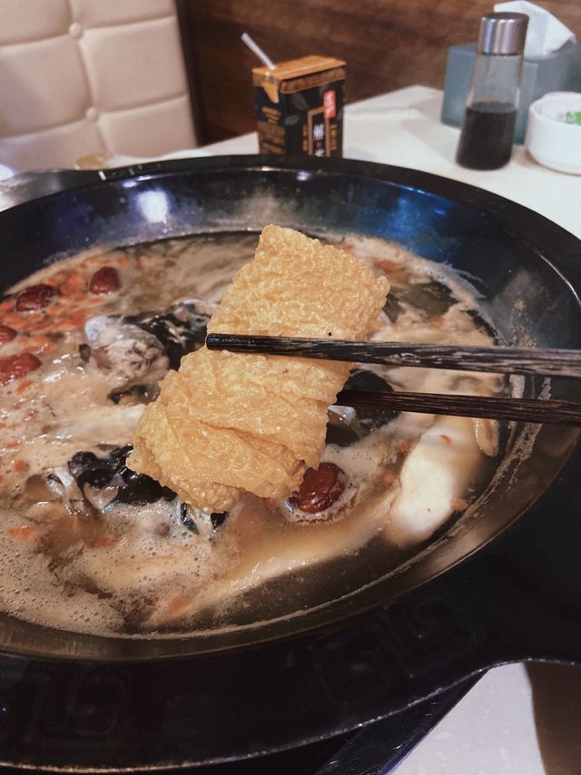 【深水埗】一次過享受烤魚+雞煲嘅火鍋店🍲 性價比超高🎉一定再回頭！