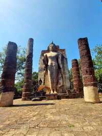 恭請踏上天梯...... Wat Saphan Hin