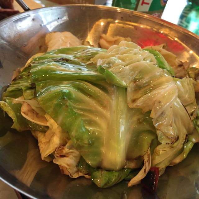 Baguo Buyi Cuisine Restaurant 