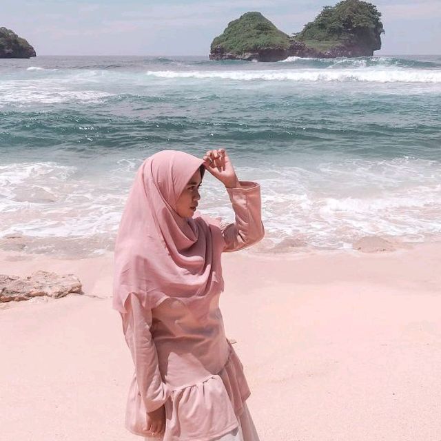 GOA CINA BEACH JAWA TIMUR