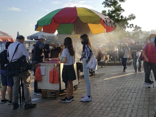 西貢貼地行