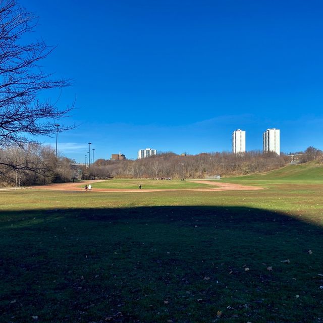 Riverdale Park East in Broadview, Toronto🇨🇦