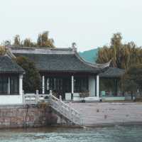 The floating temple on Shihu lake Suzhou!