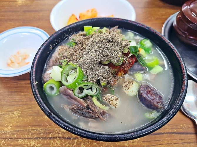성시경의 순댓국 맛집. 약수 순대국 | 트립닷컴 중구 트래블로그