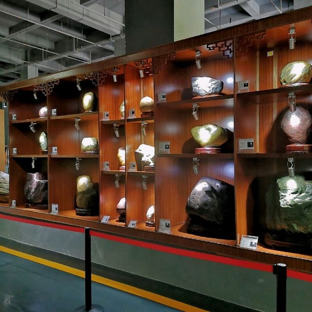 Incredible Minerals and fossils at Shilin