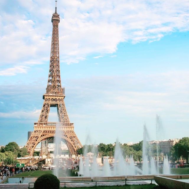 Afternoon Trip to Paris' Eiffeltower