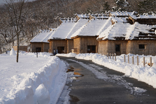 Archery, embroidery, traditional harmonica | Experience a day of Ainu traditional culture in Hokkaido.