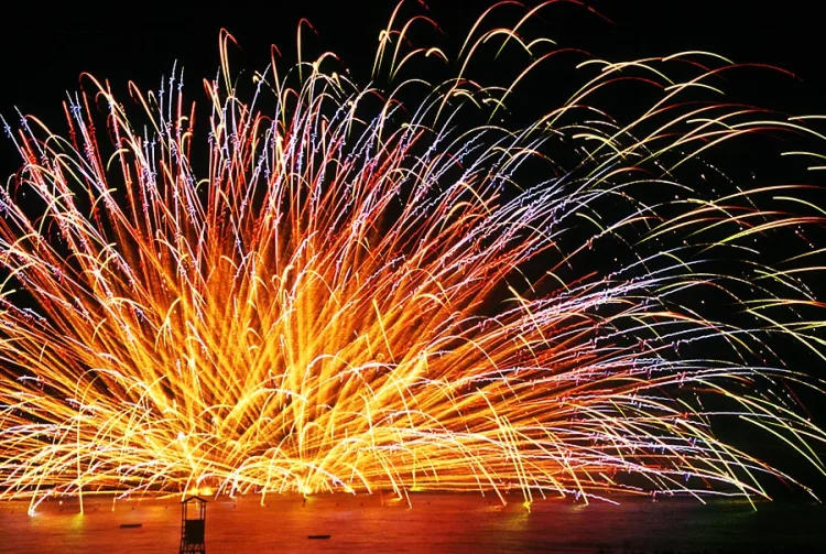 Shirahama Fireworks Festival: Hanabi Festivals (Fireworks Festival) 2024 | Shirarahama Beach