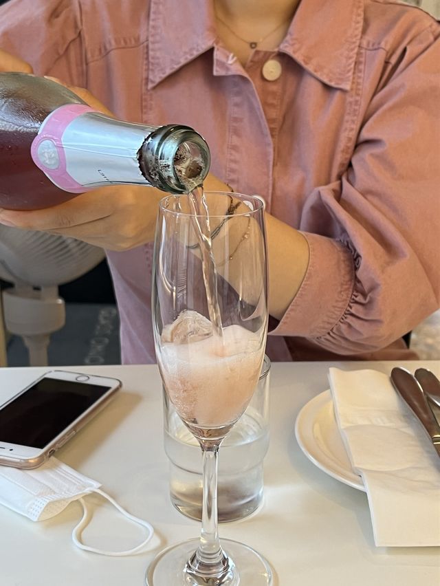 한남동 와인바 “글라스 어니언”