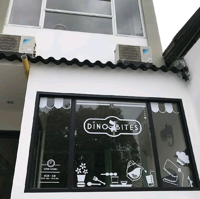 Dinobites Cafe
