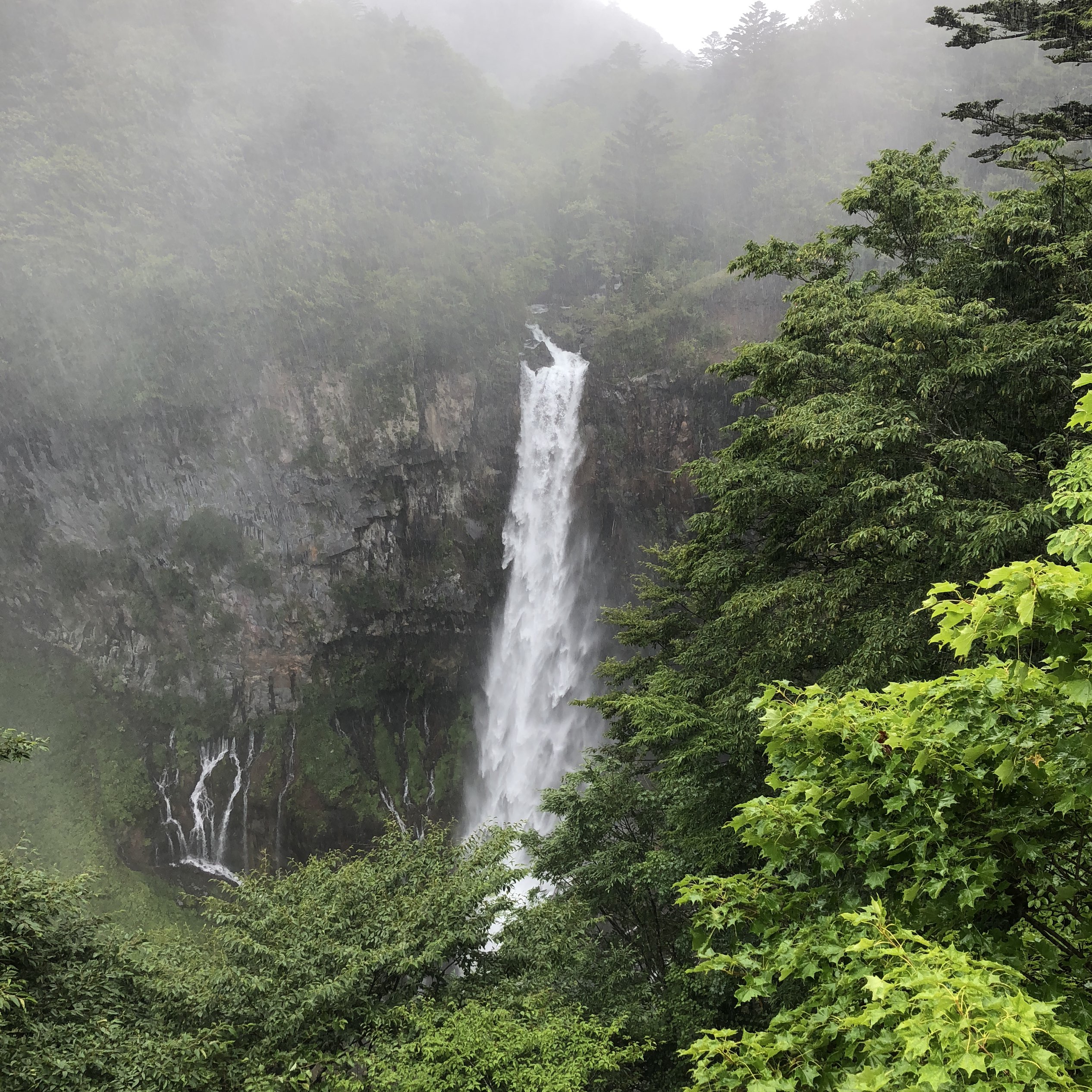 自殺の名所から人気観光スポットへ 日光華厳の滝 Trip Com 日光の旅のブログ