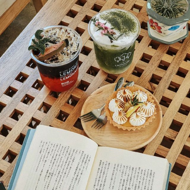 คาเฟ่มินิมอลในสวนเลมอน นครปฐม