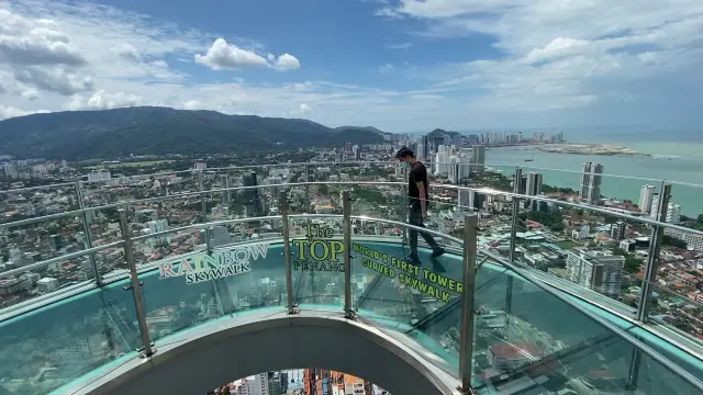 Walk on the glass to conquer fears in height