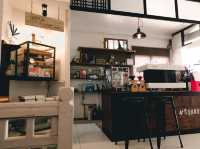 แวะร้านกาแฟน่ารักๆก่อนถึงอัมพวา