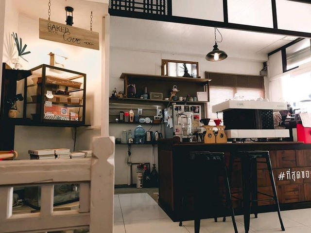 แวะร้านกาแฟน่ารักๆก่อนถึงอัมพวา