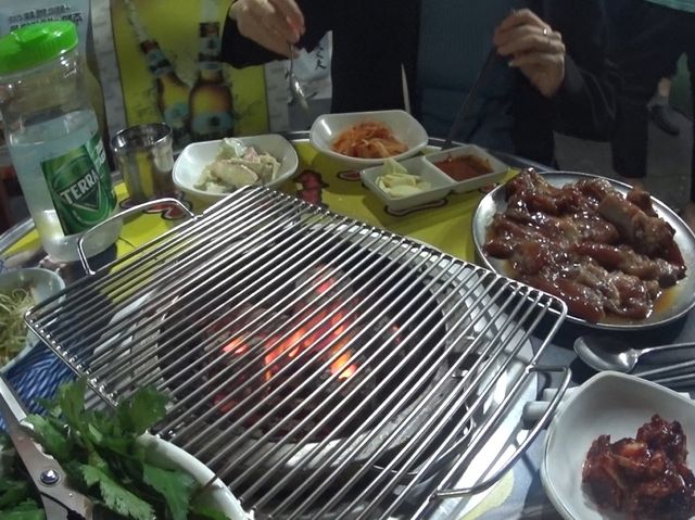 봄이라서 가능한 성수갈비골목 야외테이블 