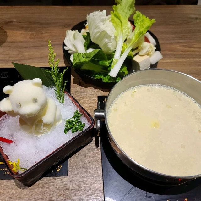 聚北海道自助鍋物~精緻新鮮蔬菜吧吃到飽😘