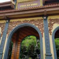 北越廣寧景點--東南亞最大寺院巴旺寺Ba Vang Pagoda