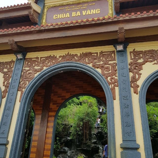 北越廣寧景點--東南亞最大寺院巴旺寺Ba Vang Pagoda