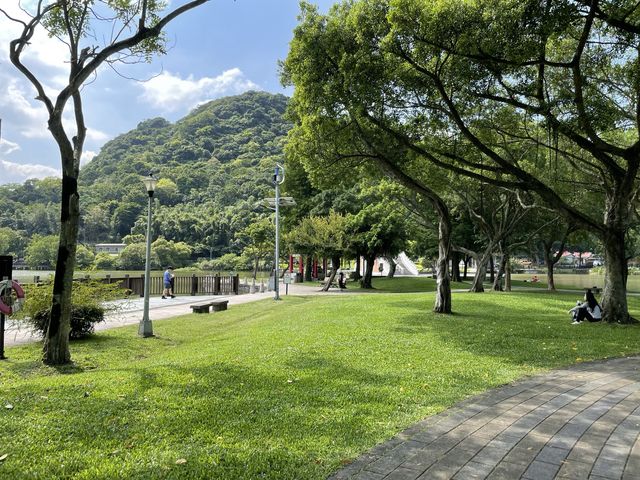 有沒有像台版兼六園呢 這邊就像是一個台版的金澤花園 