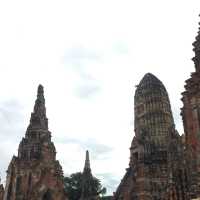 วัดไชยเดินใส่ชุดไทยถ่ายรูปได้เก๋ๆ
