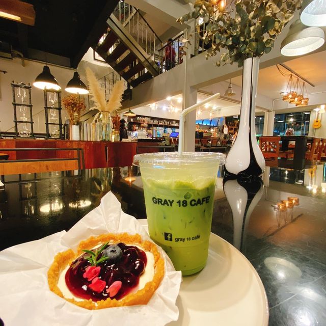 GRAY 18 CAFE