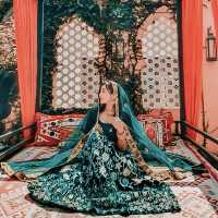  มาใส่ส่าหรีถ่ายรูปกันที่ Amman Unique Hotel 🕌